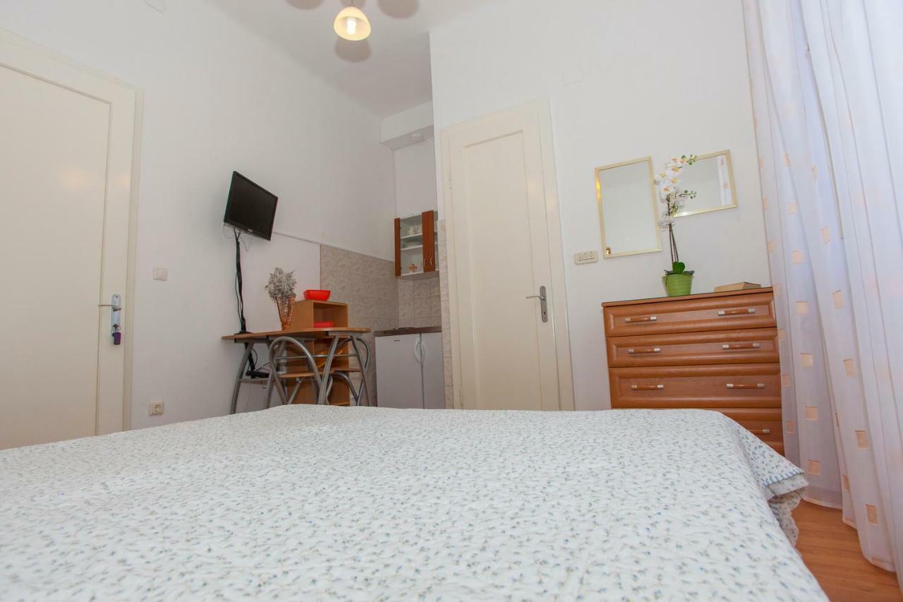 Apartment Lara *